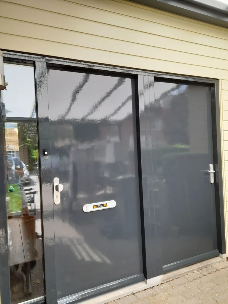 Deuren schilderen Grijs Leenders Schilderwerken