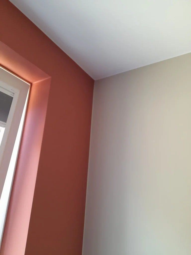 Muren sausen binnen schilderwerk