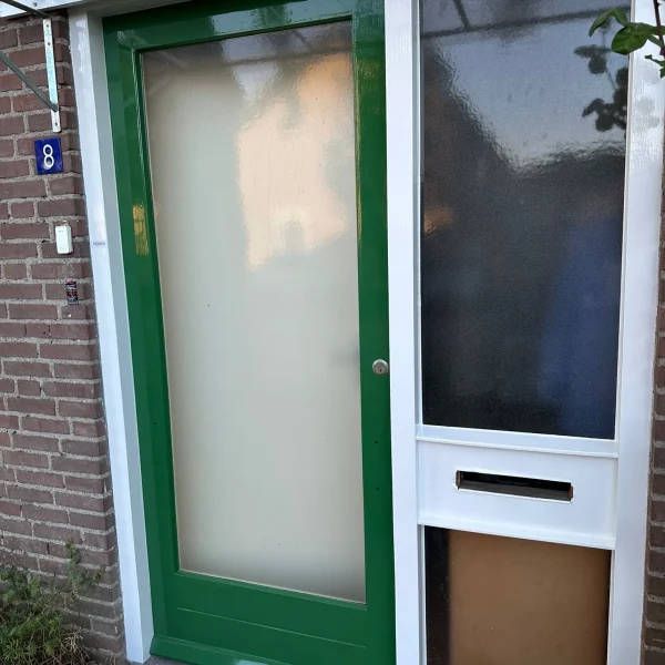 schilderwerk deur buiten lak groen